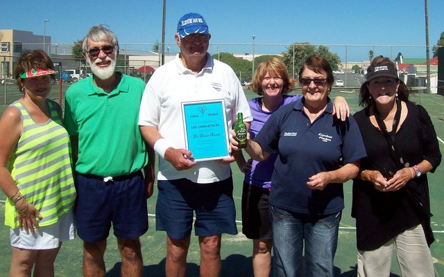 Vlnr: Ronel Viljoen, Gerhard Germishuys, Ds Dries Auret, Lisel Joubert, Desiree Blackburn-Hall en Patricia Ronquest. 